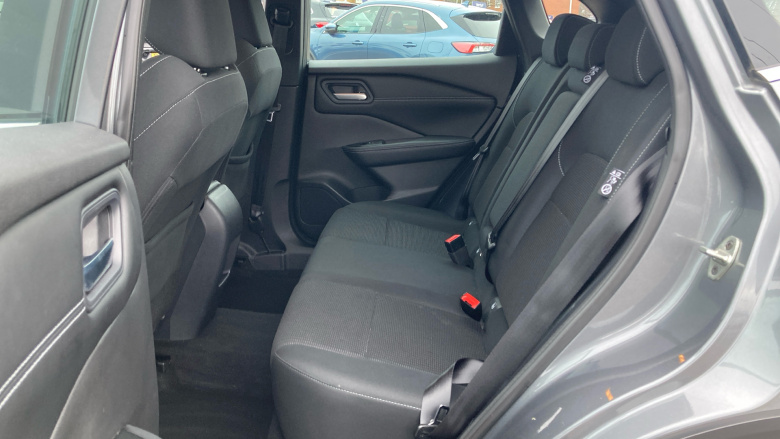 Nissan Qashqai 1.3 DiG-T MH Acenta Premium 5dr Petrol Hatchback